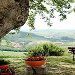 Landhaus Albarossa Nizza Monferrato